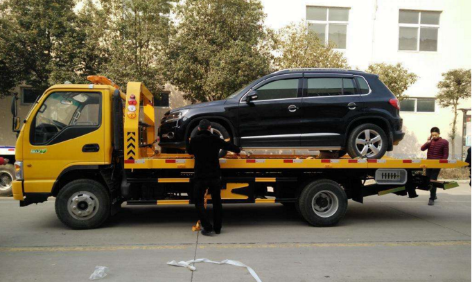 拖車(chē)救援現(xiàn)場(chǎng)圖片